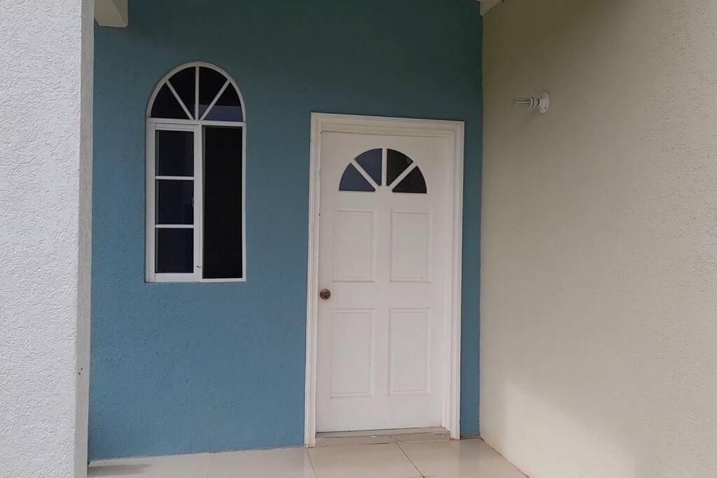 Loodik Vacation Home Brompton Manor Black River Eksteriør bilde
